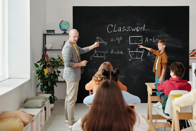 Nauczyciele i pracownicy oświaty – szkolenie okresowe BHP